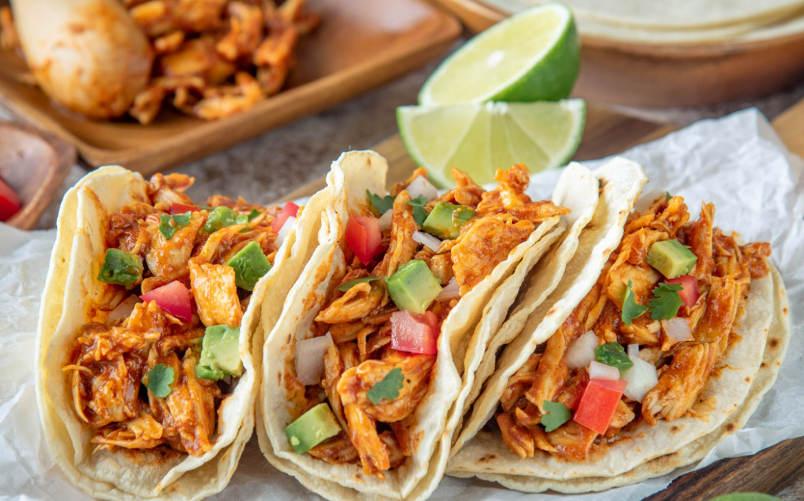 shredded chicken tacos with lime